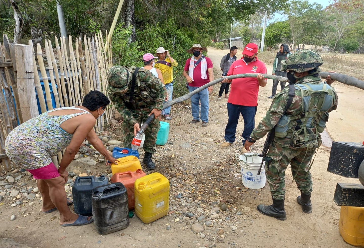 Ejército entregó 50 mil litros de agua a comunidades indígenas de Coyaima