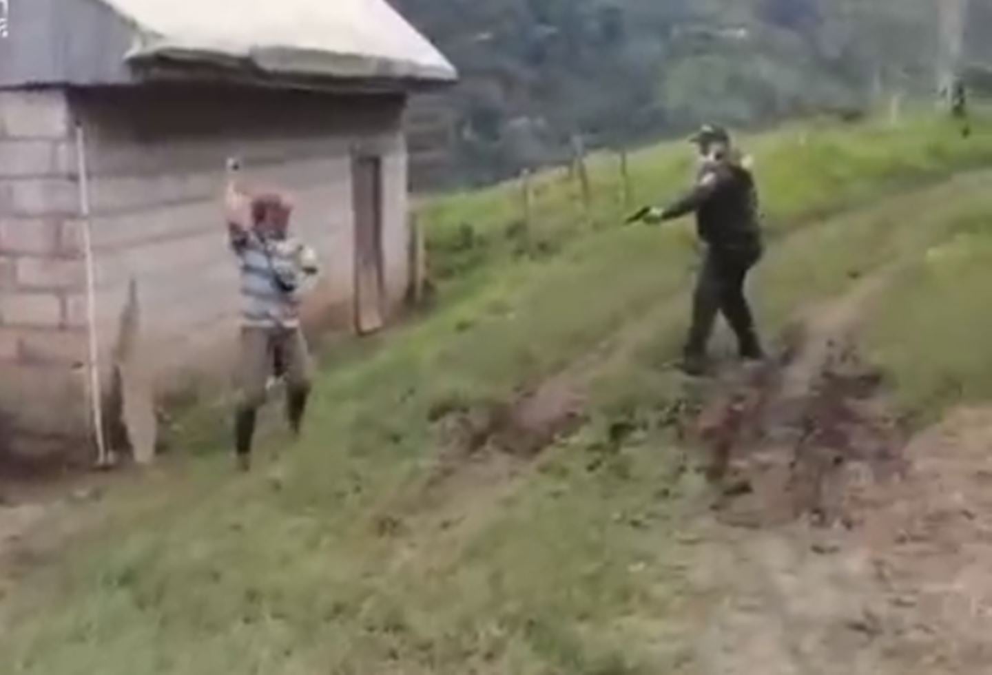 Policías fueron recibidos a bala machete en la vereda Gualí de Herveo