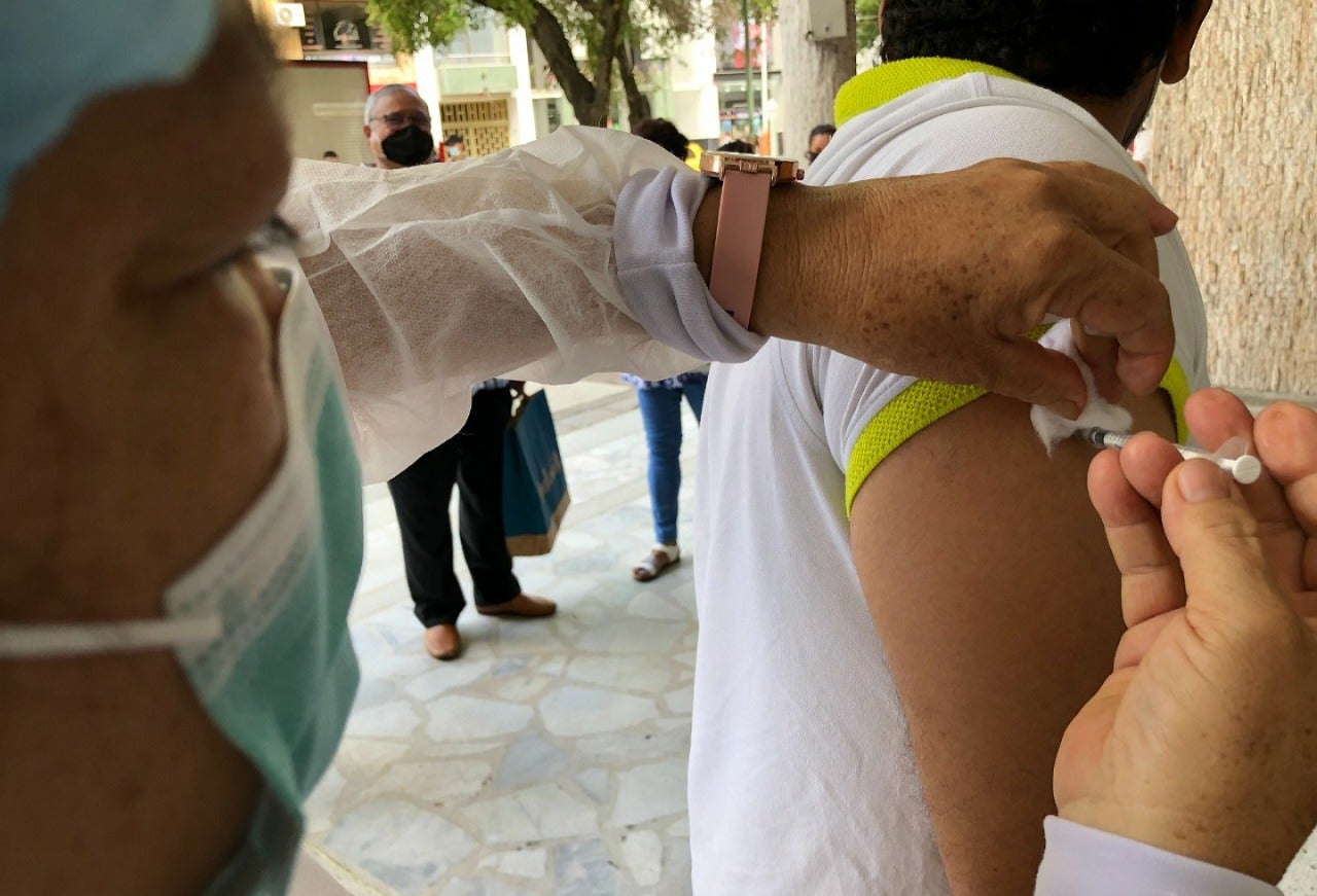 Adulta mayor habría recibido doble dosis de la vacuna contra Covid-19 en Neiva