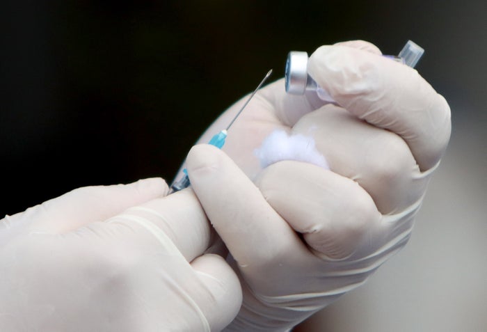 Vacunación de adultos mayores /Vacuna contra covid / Vacunación en Colombia