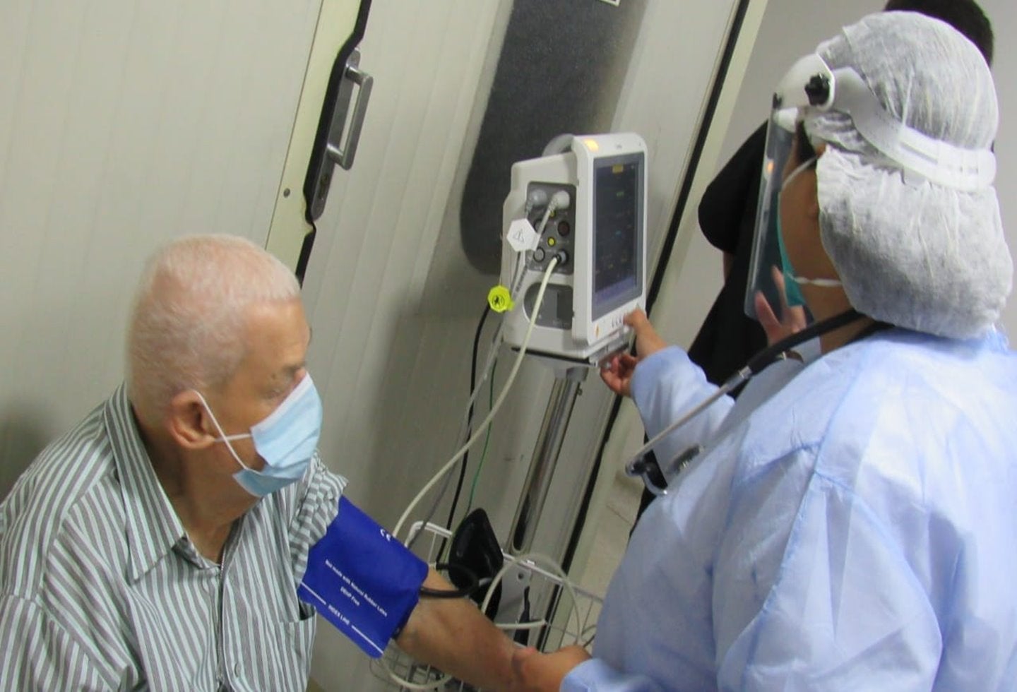 Continúan las vacunas contra el Covid – 19 en Sanidad Militar de Ibagué