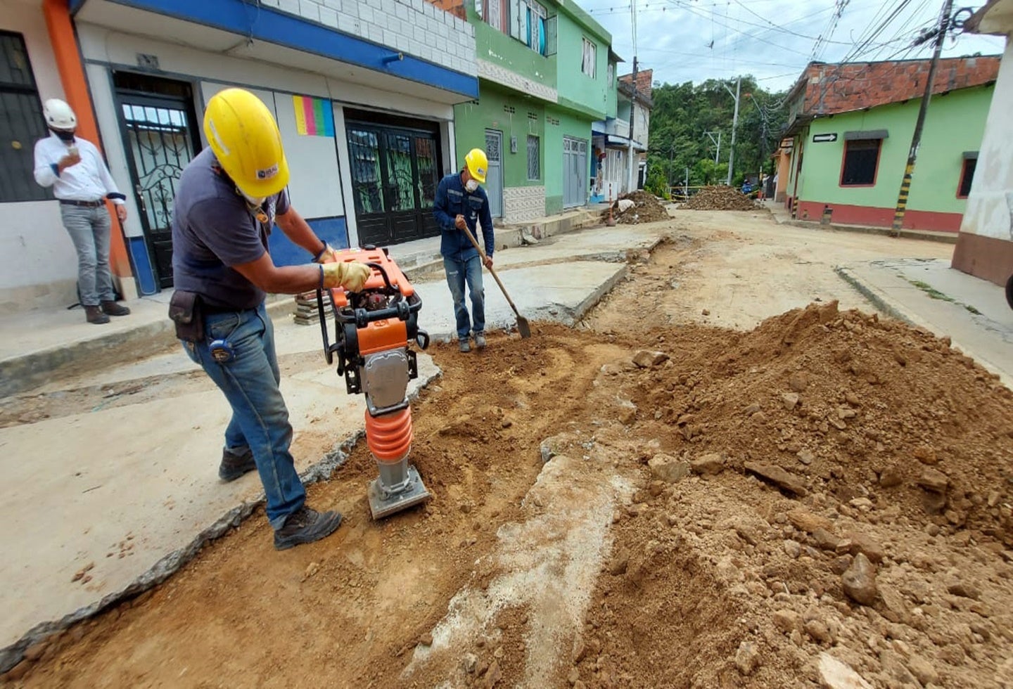 100 metros de nueva tubería de alcantarillado Ibagué