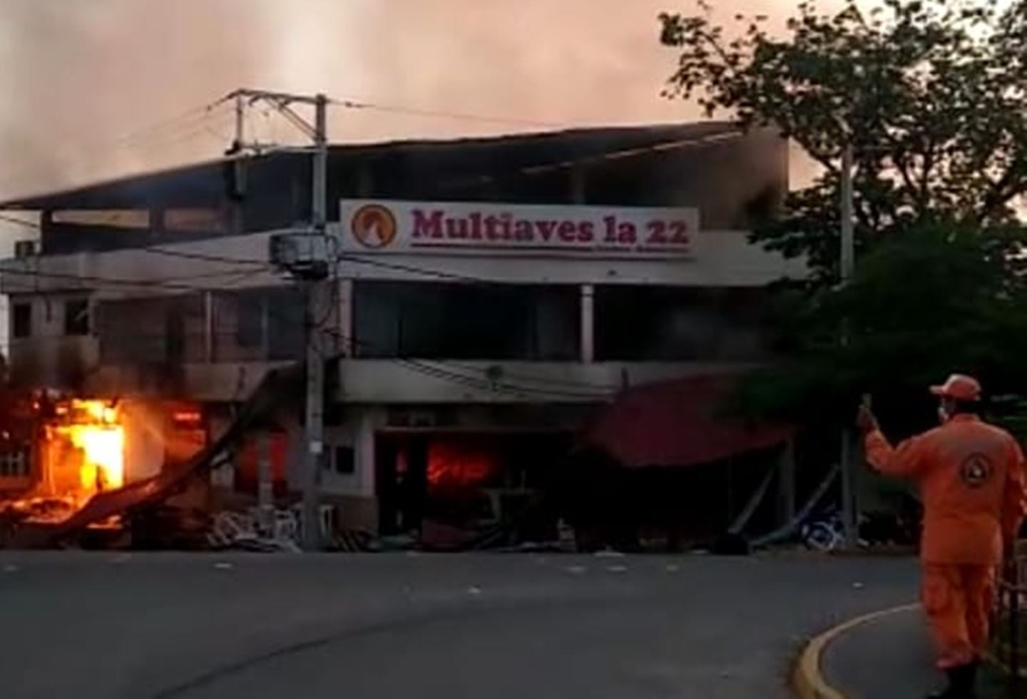 Se registró explosión e incendio en un asadero de Purificación