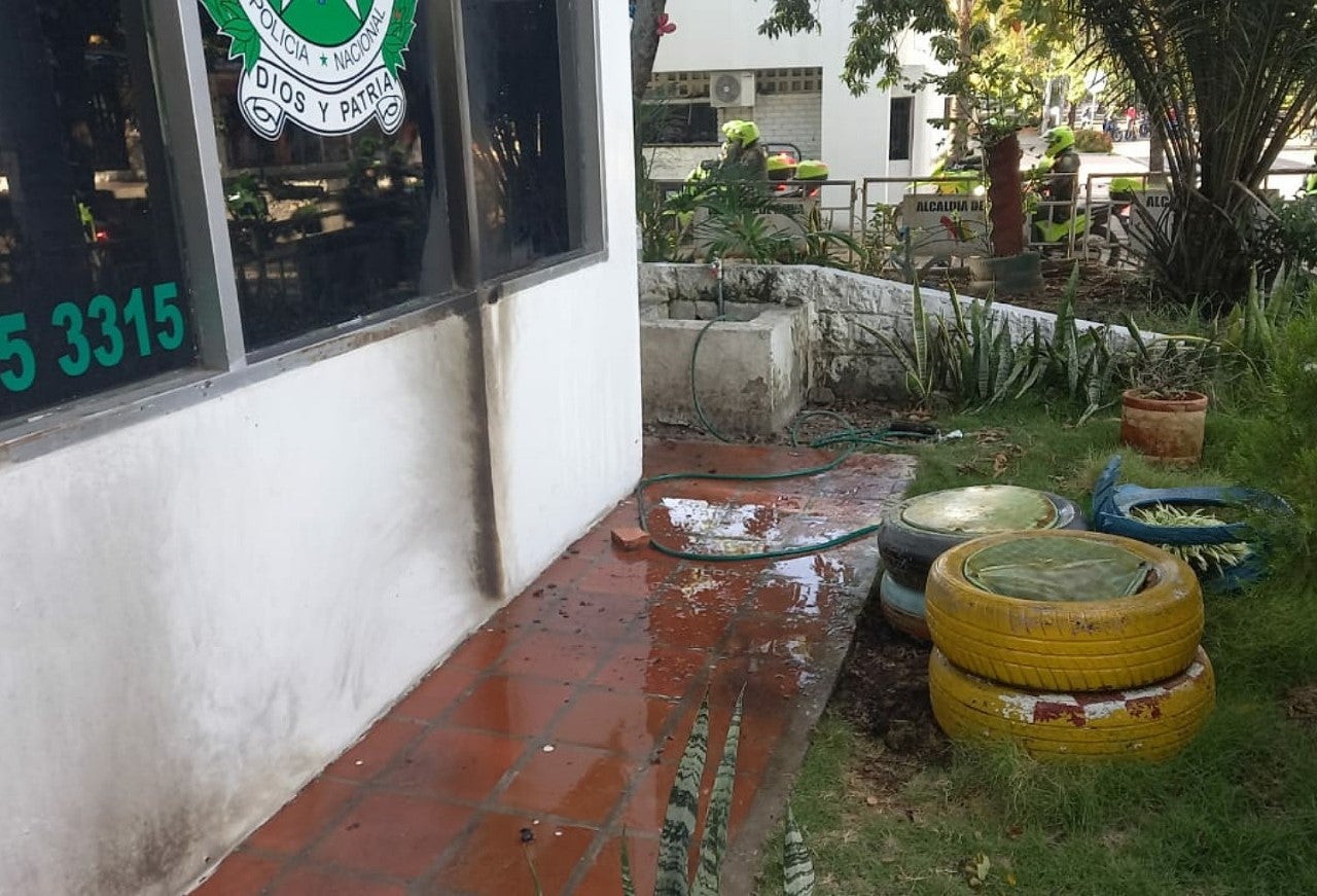Jóvenes intentaron quemar CAI en el norte de Neiva
