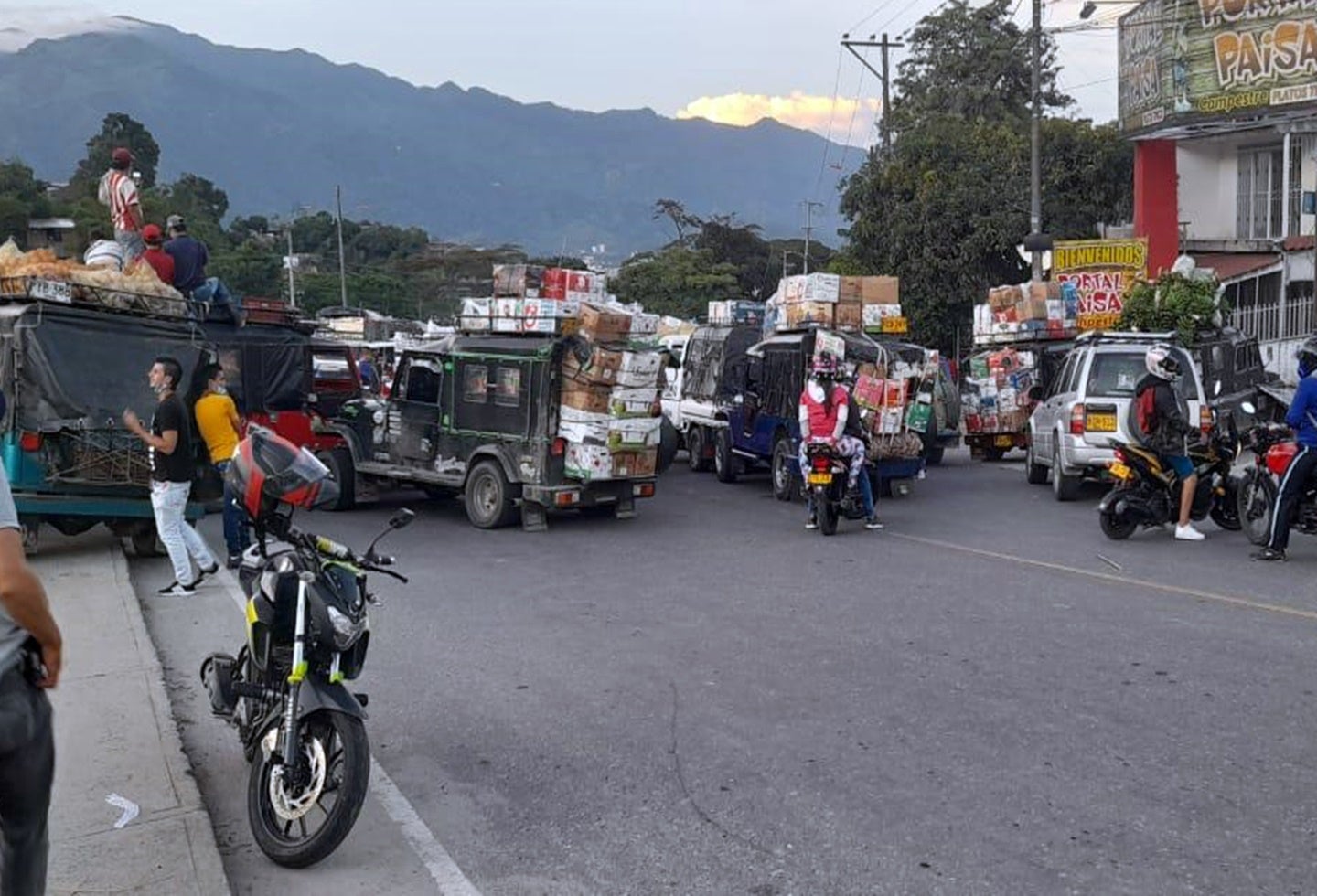 Cierre vía parque de los osos--Ibagué 2021