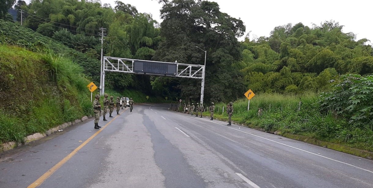 Desbloqueo vía La Línea - Octava Brigada