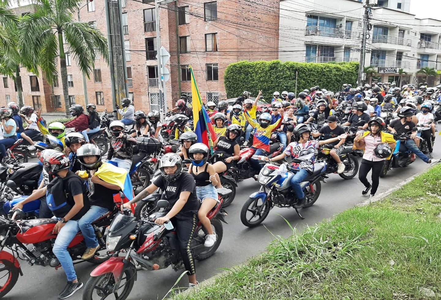 Con éxito se llevó a cabo multitudinaria ‘rodada’ de motociclistas por las calles de Ibagué