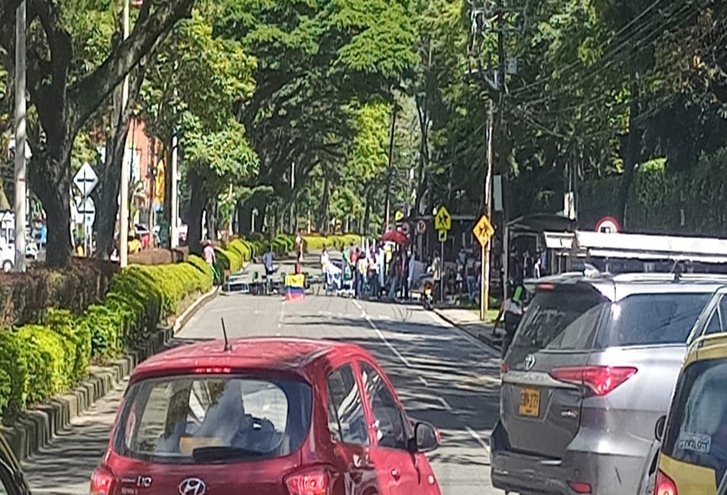 2--bloqueo en la carrera Quinta en Ibagué 18 de junio