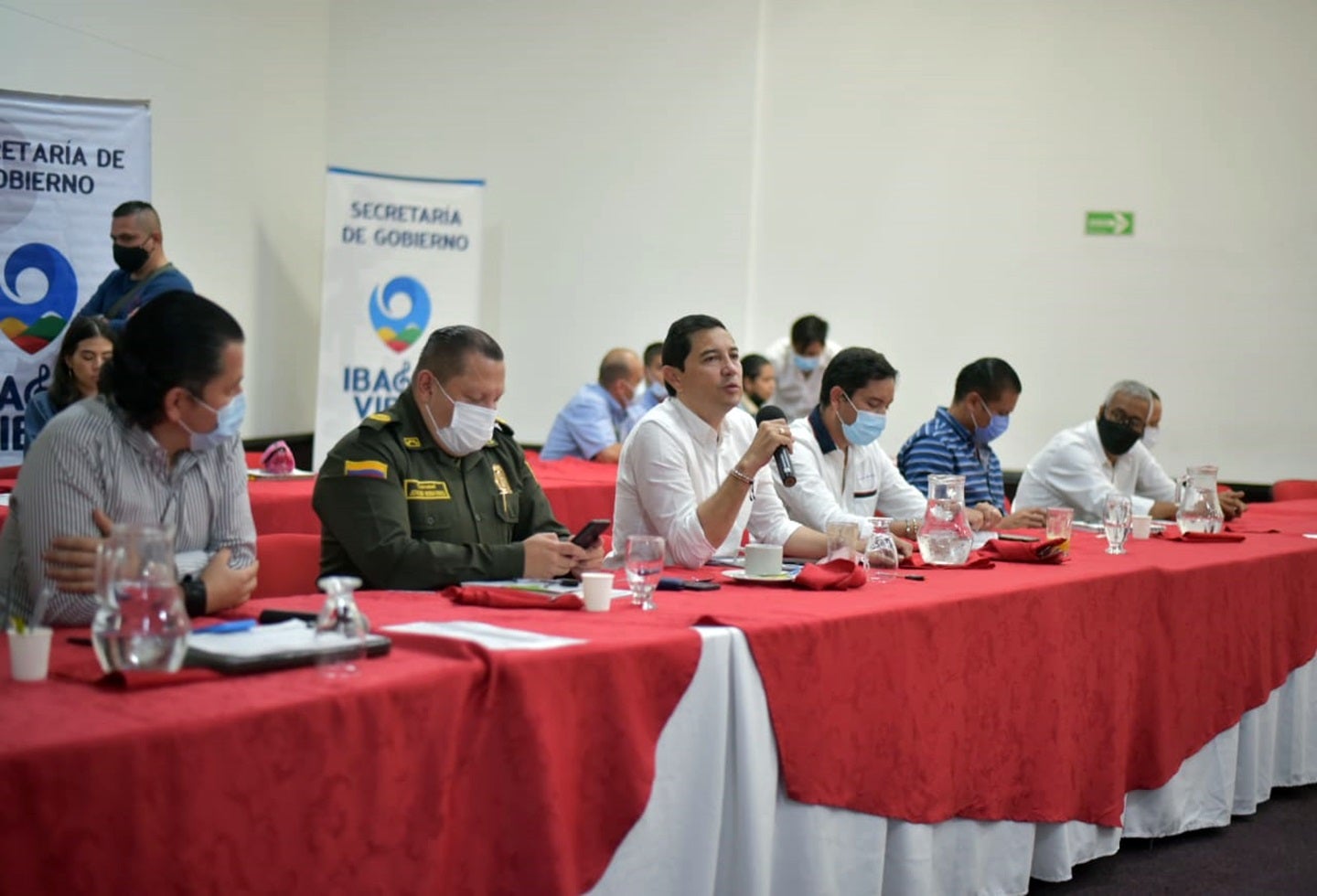 alcalde hurtado con gremio de busetas