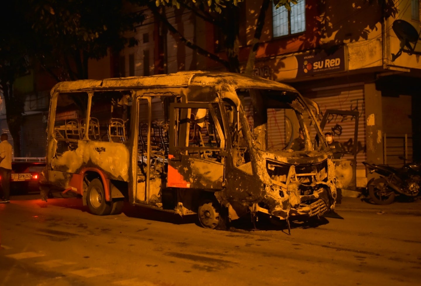 Buseta afectada por vándalos Ibagué