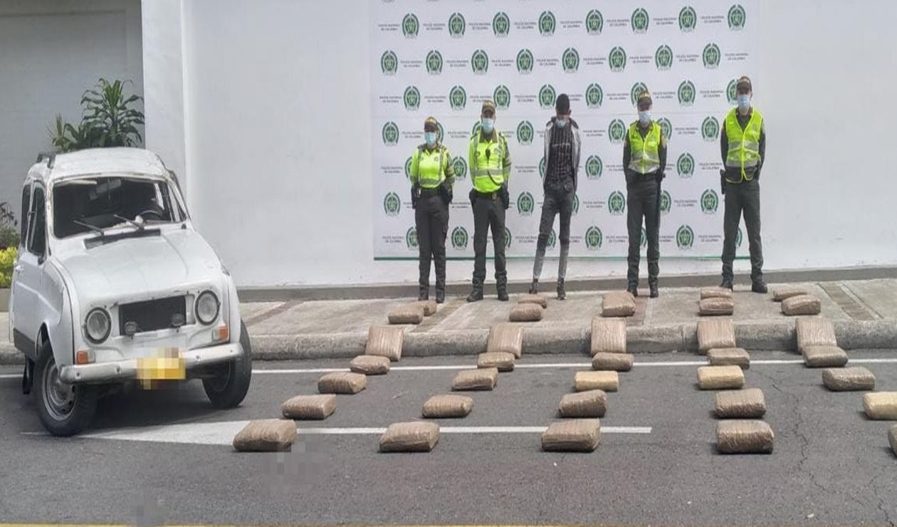 En un Renault 4 movilizaba 90 kilogramos de marihuana por la variante de Ibagué