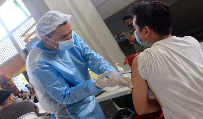 vacunas en el estadio Manuel Murillo Toro en Ibagué
