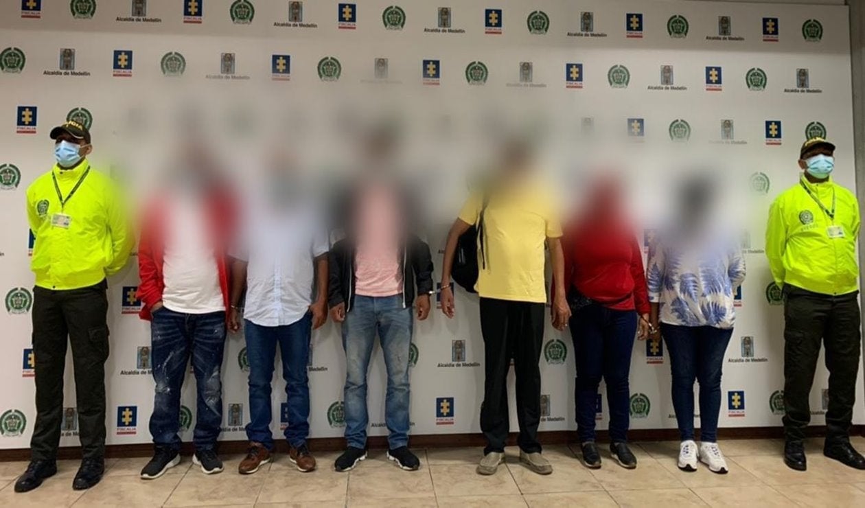 ‘Le echaron guante’ a funcionarios y exfuncionarios públicos por presunta corrupción en contratos