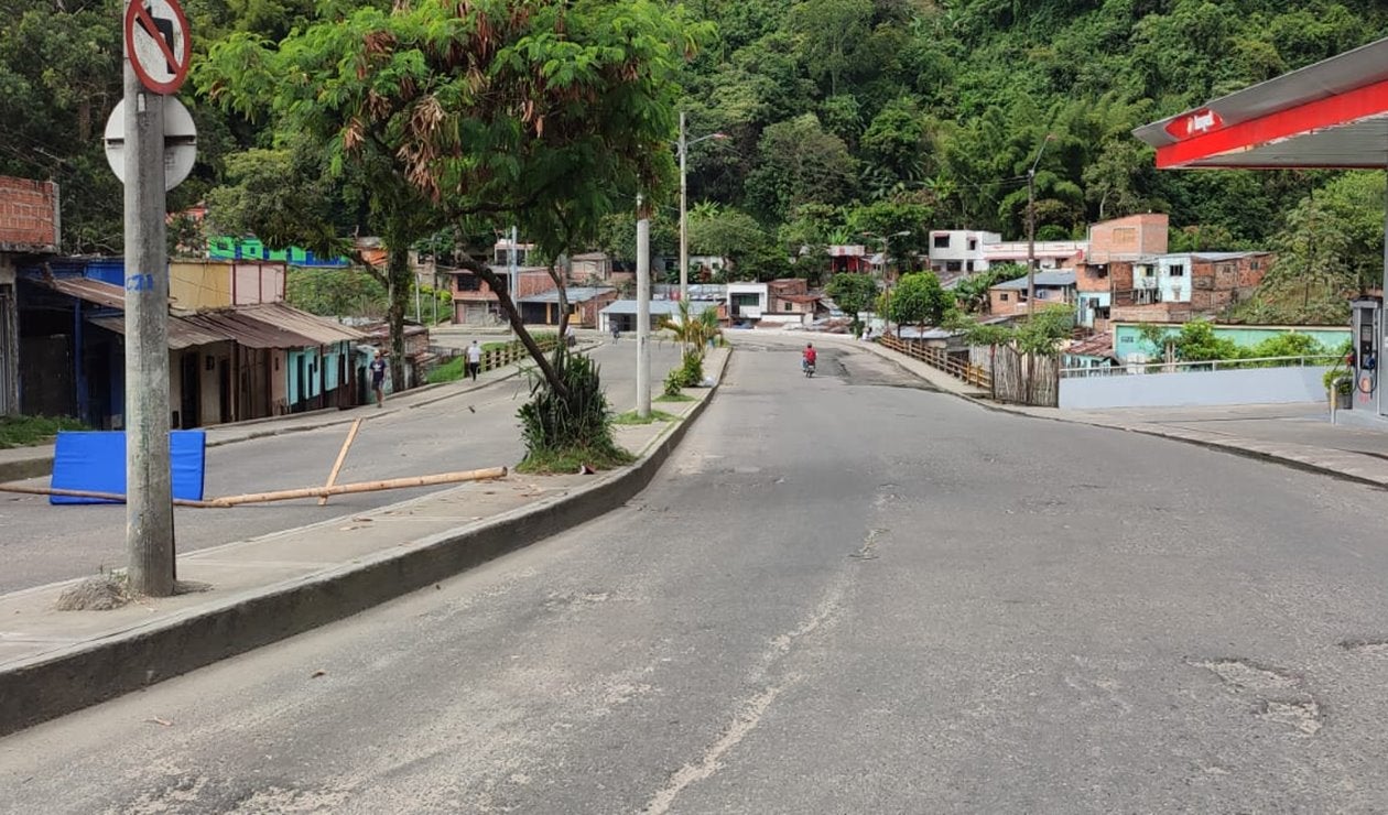 Protestantes abrieron vía en el Combeima, sur de Ibagué