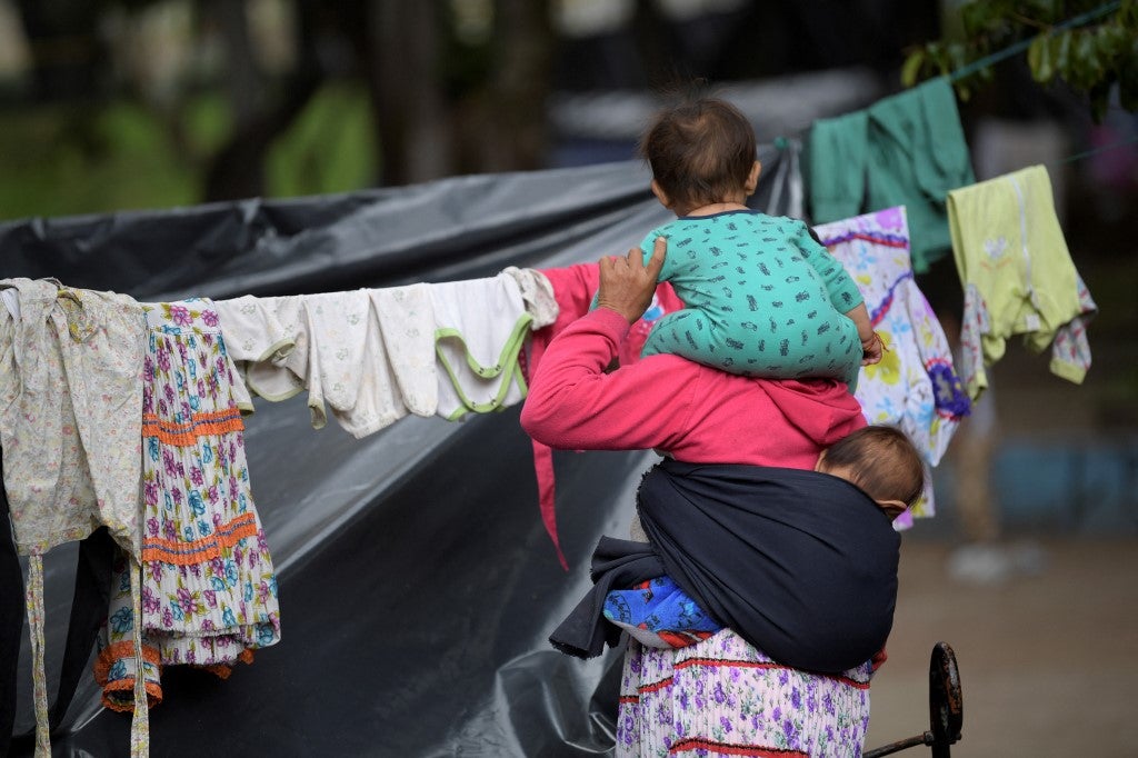 Indígenas embera desplazados en parques de Bogotá