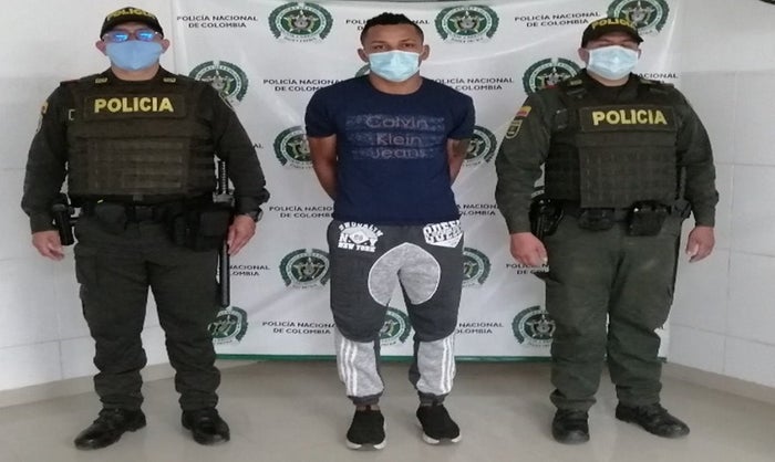 Capturado por porte ilegal de armas.