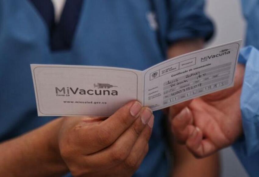 Carné de vacunación contra el coronavirus.