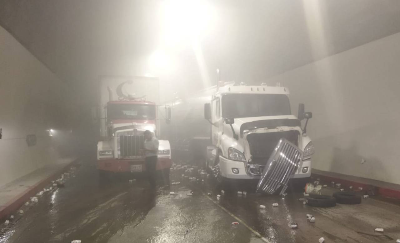 Tractomula sin frenos habría causado el accidente