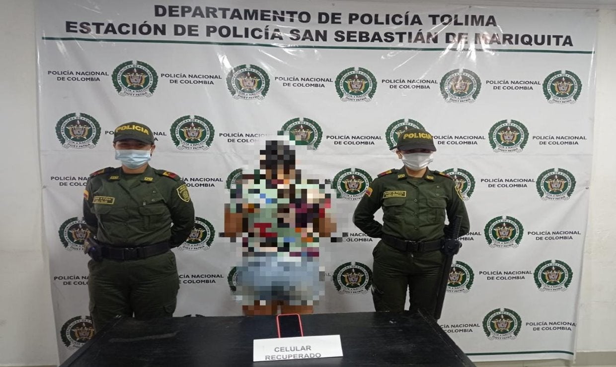 Capturada por robar dispositivo móvil