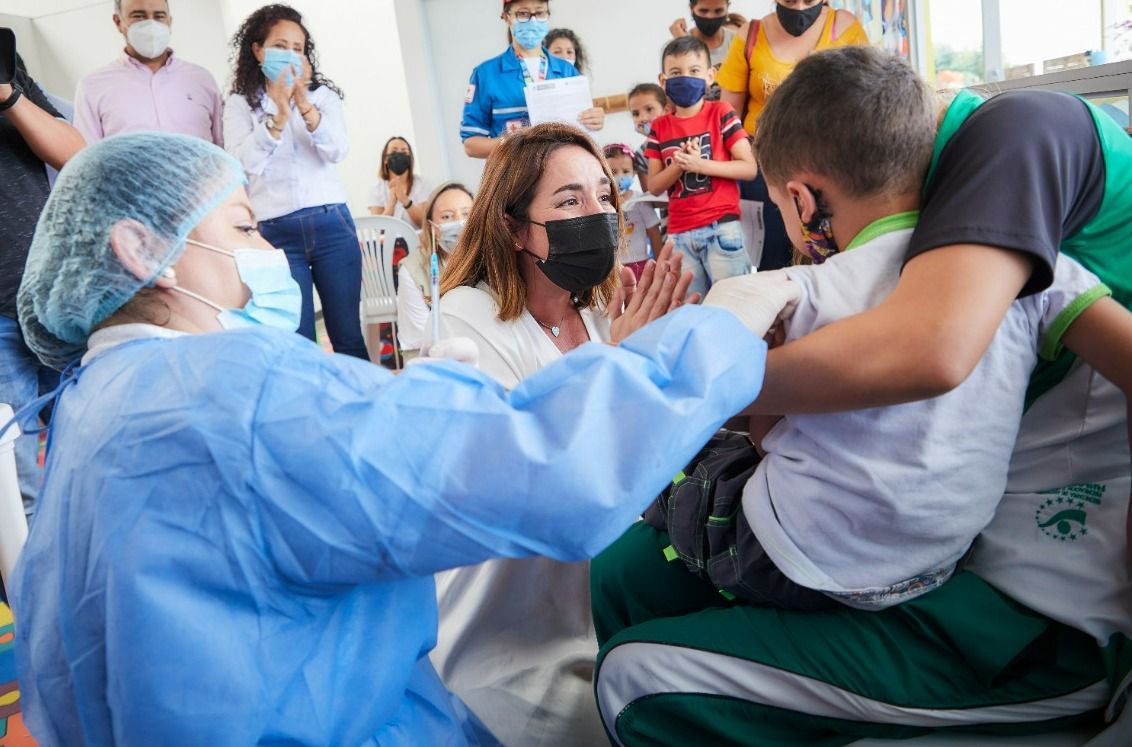 Solamente el 24% de los menores han recibido la vacuna contra el covid : ICBF