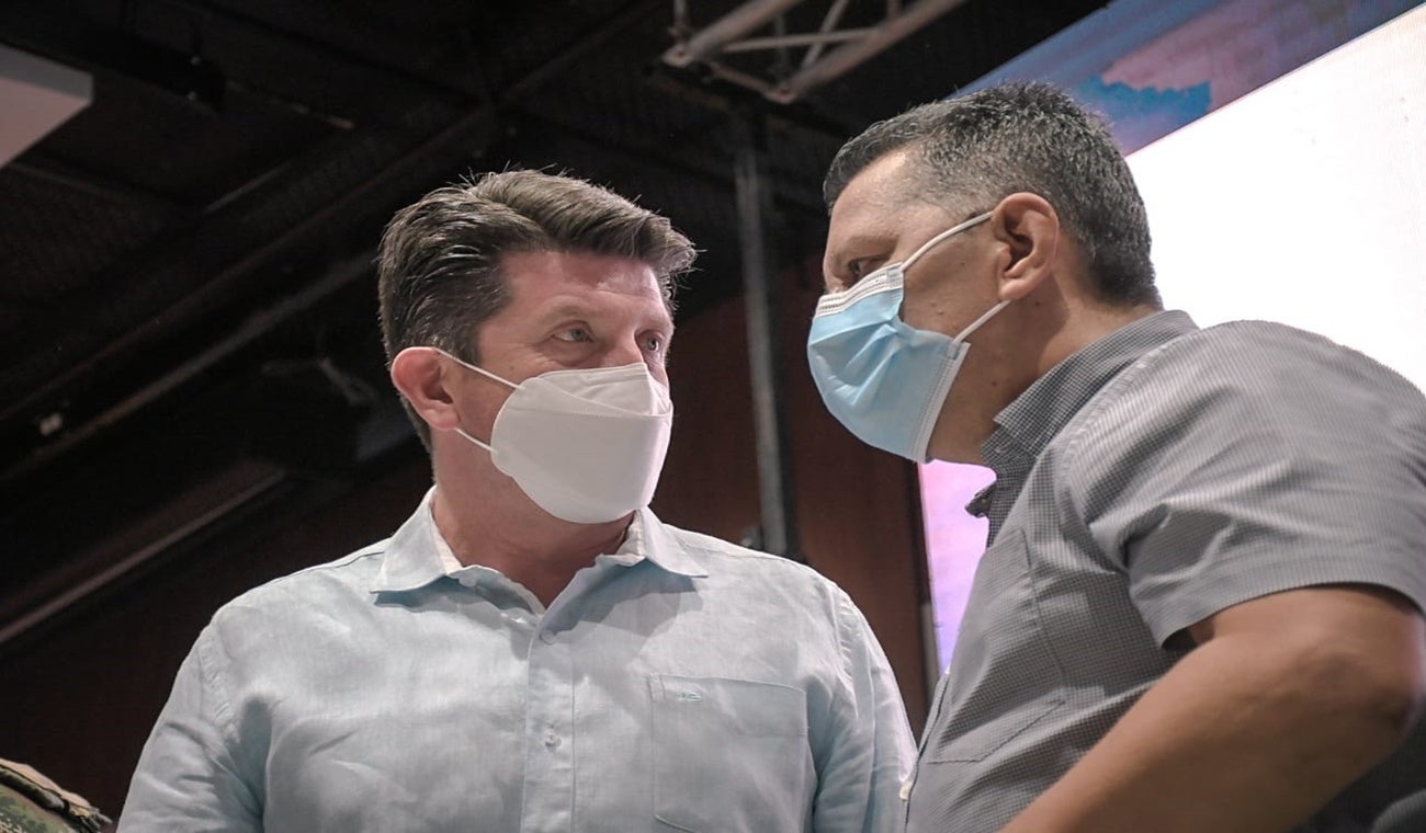 Minsitro de Defensa y Gobernador