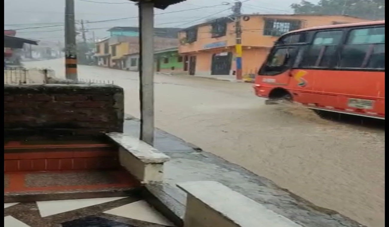 Desbordamiento de la quebrada La Tusa en La Gaviota