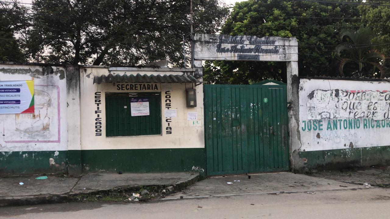 Abandono del Colegio Jose Antonio Ricaurte