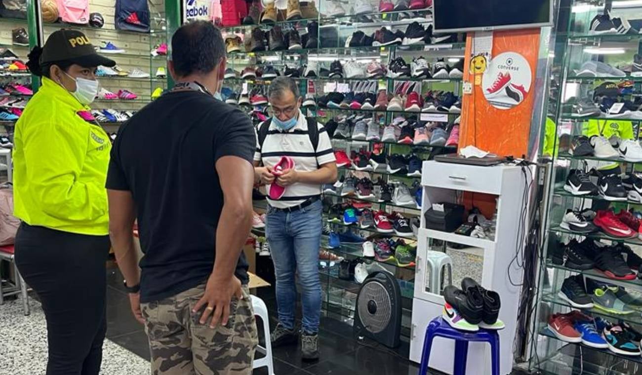 Incautación de tenis