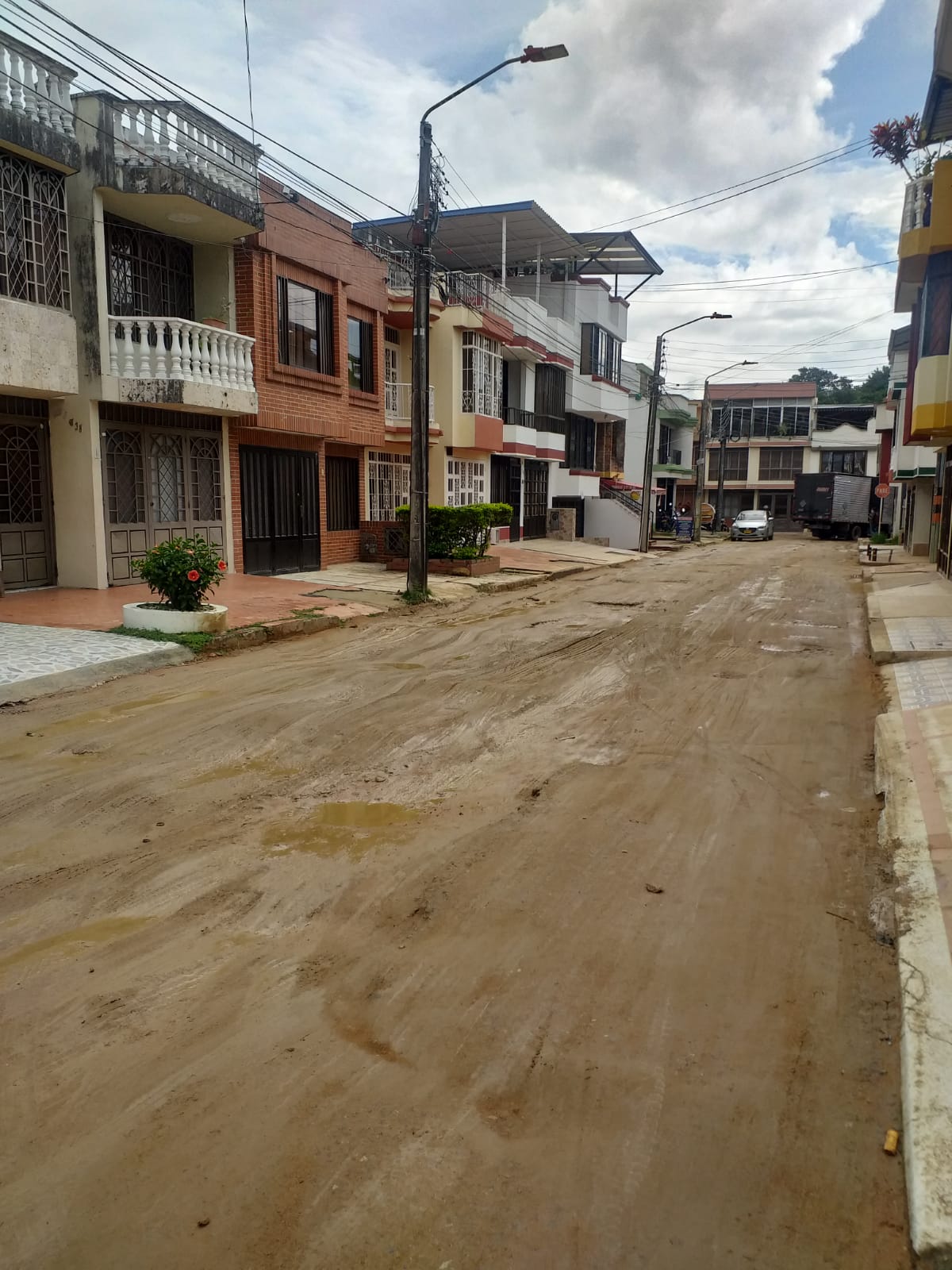 Vía en mal estado Hacienda Piedra Pintada