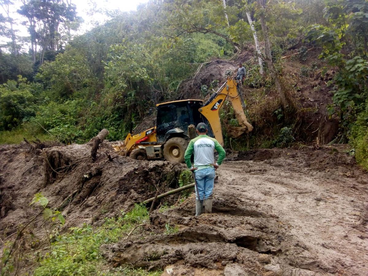 Maquinaria amarilla atiende municipios del Huila afectados por las lluvias
