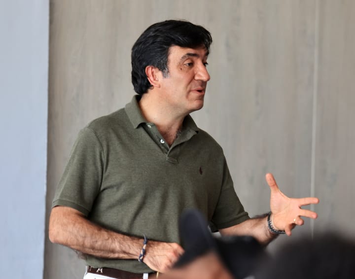 Cesar Carmargo hablo a los medios de comunicaion hoy en Ibague