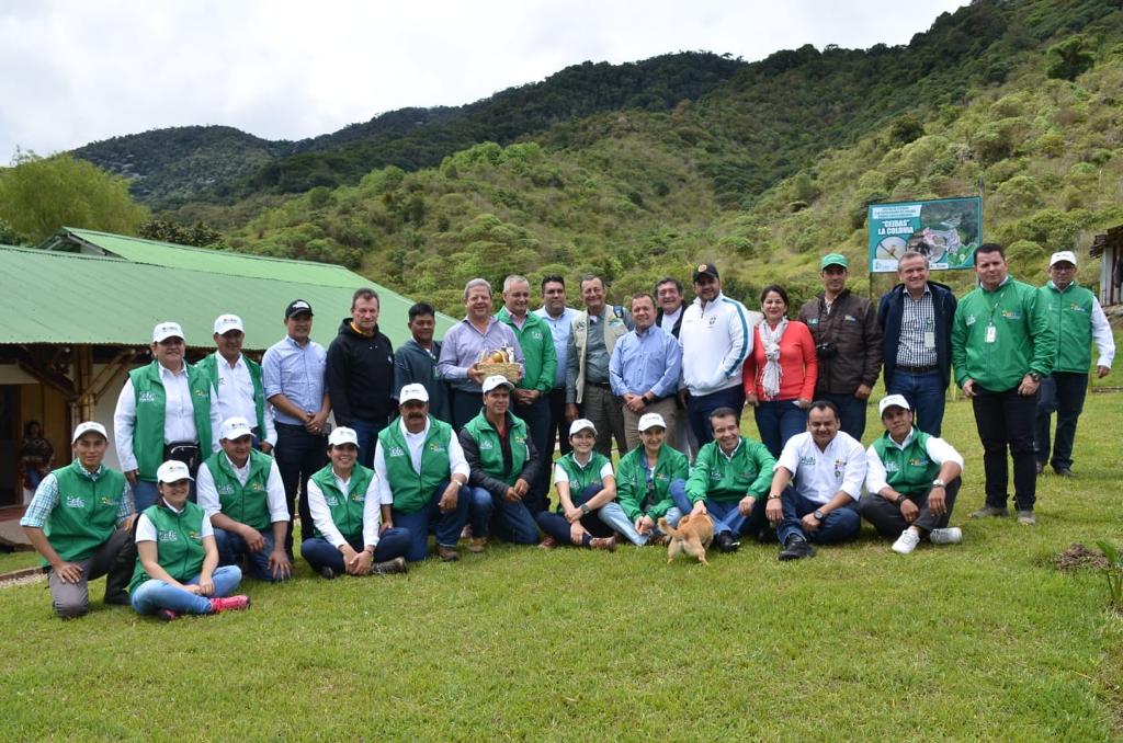 Gobernador del Huila comprometido con el rio las Ceibas