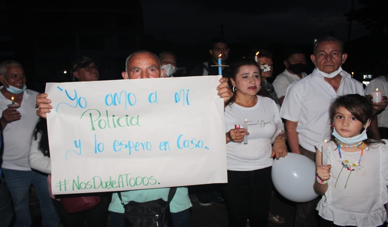 Se llevó a cabo Velatón en el Distrito 1 de la Policía Metropolitana de Ibagué