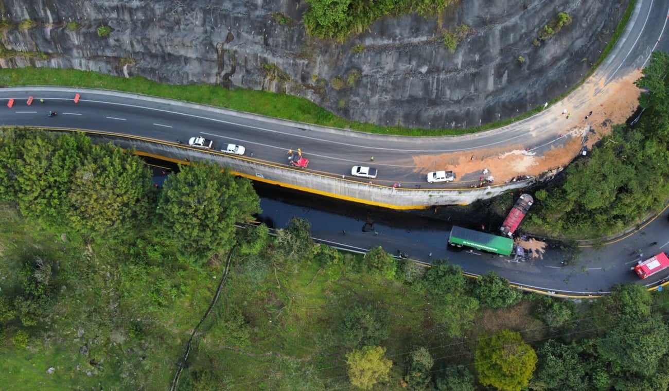 Vía Calarcá- Cajamarca accidente
