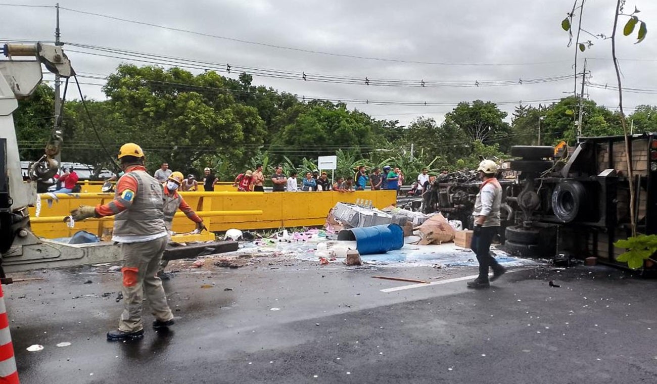 ¡Se quedó dormido! Microsueño casi lo mata entrando al Guamo