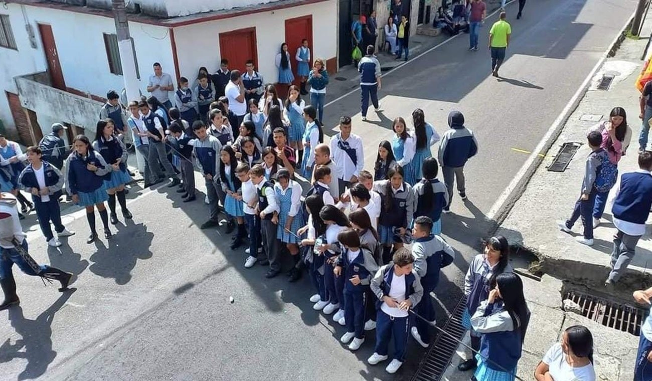 Estudiantes protestan Herveo