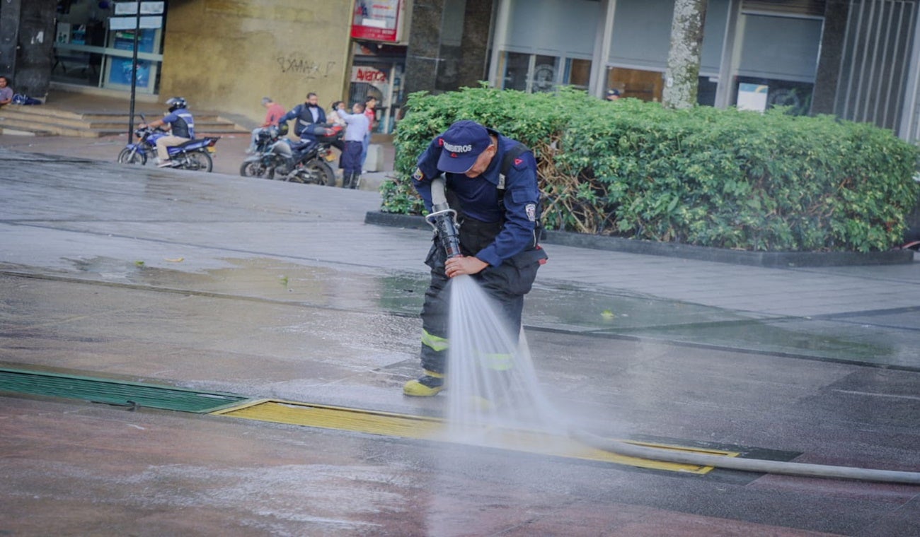 Limpieza del parque Murillo Toro