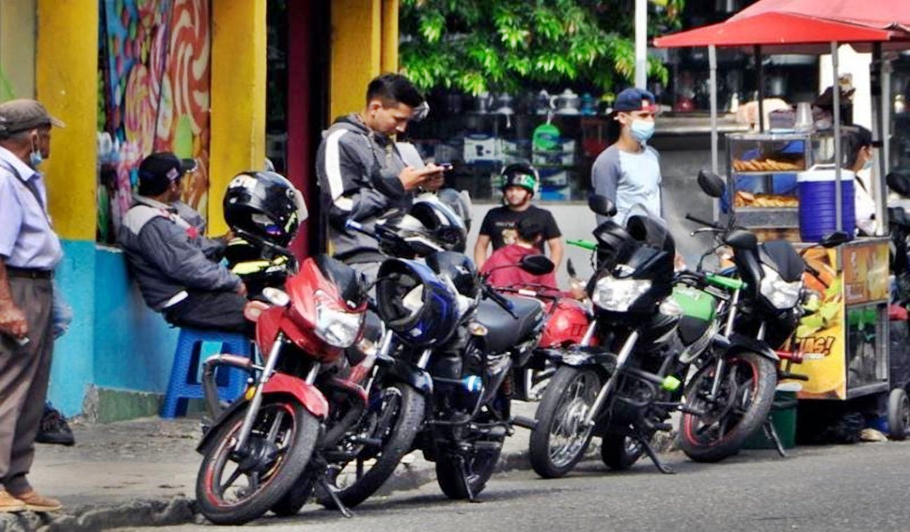 Mototaxistas en Ibagué