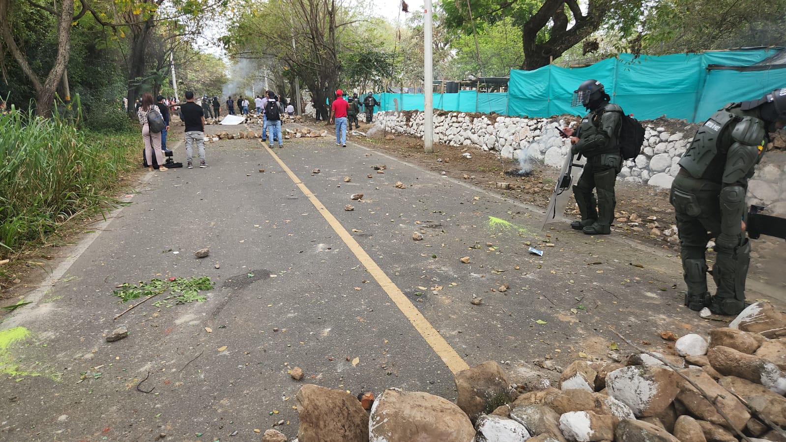 Desde hace más de un mes, centenares de familias se asentaron en predio privado negándose a desalojar.
