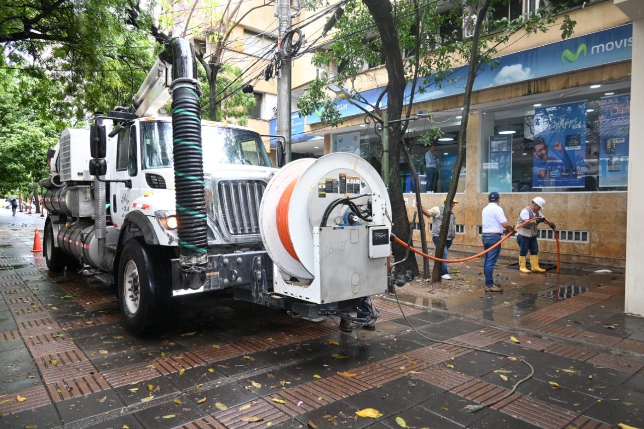 Inundaciones en el centro de Neiva; por manejo de las basuras
