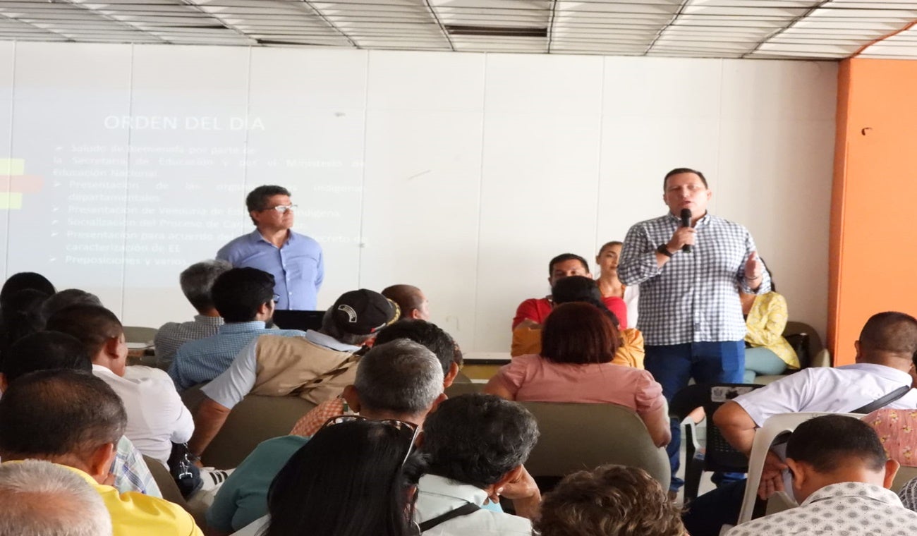 Indigenas secretaria de Educación