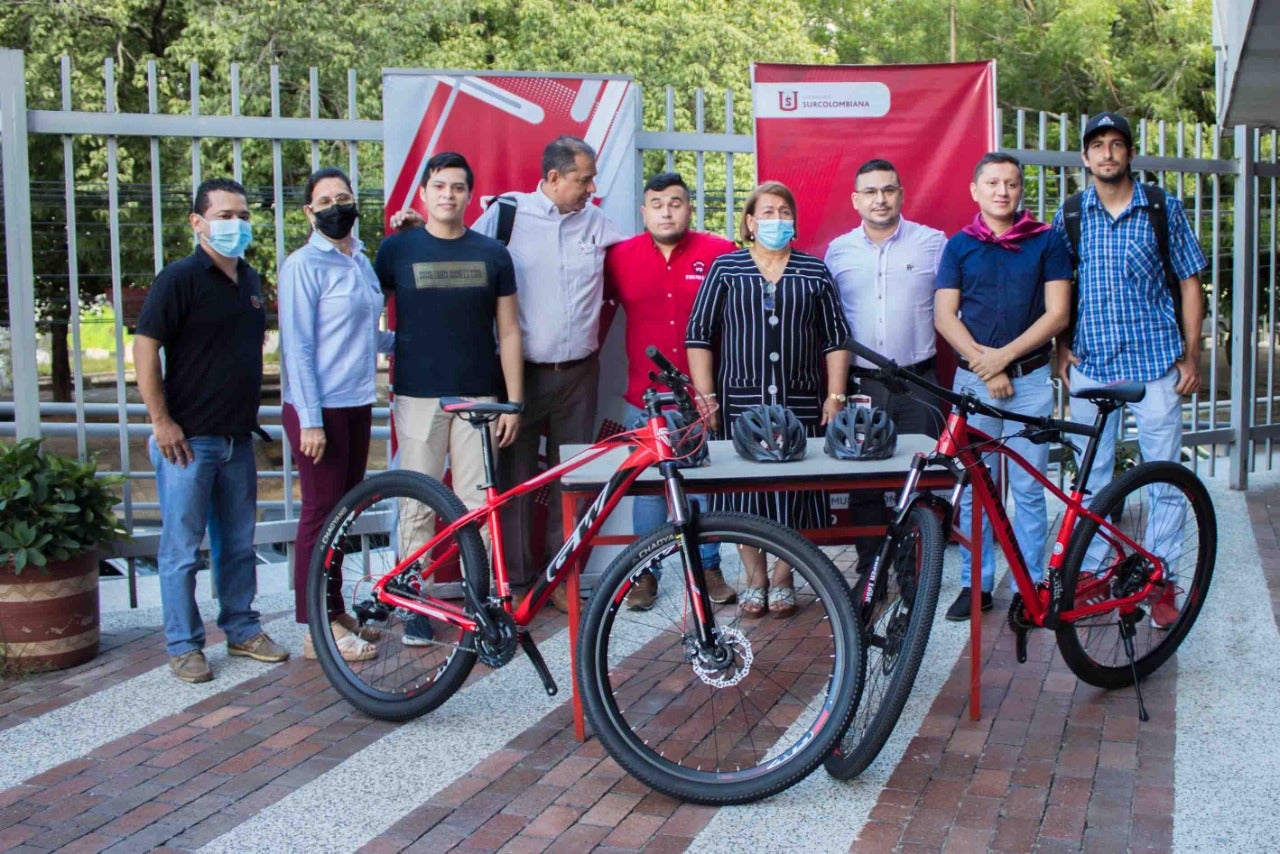 Estudiante Universitarios beneficiados con el programa BiciUSCO