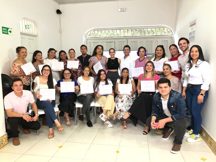 Mujeres emprendedoras capacitadas en prácticas empresariales