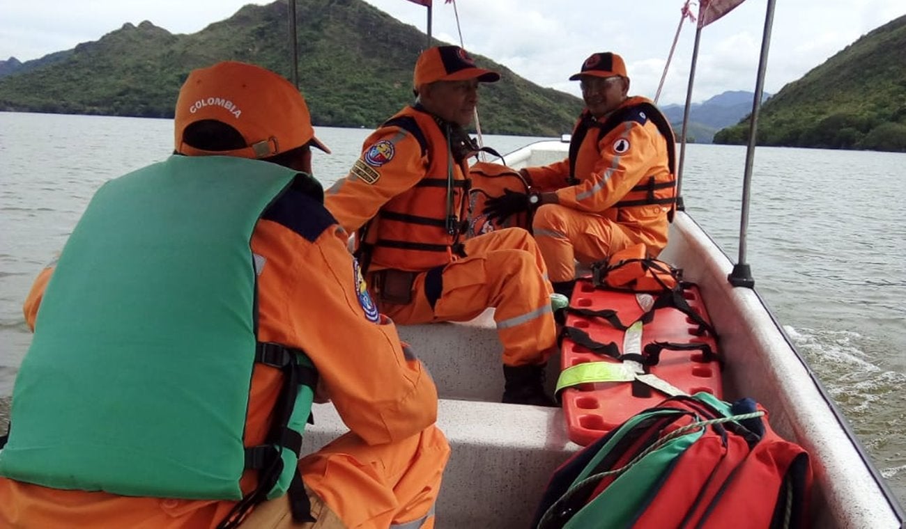 Cuatro días de búsqueda y nada que encuentran los cuerpos en la represa de Prado