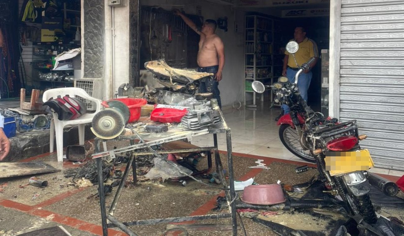 Se incendió taller de motos en el barrio Ricaurte, parte alta en Ibagué