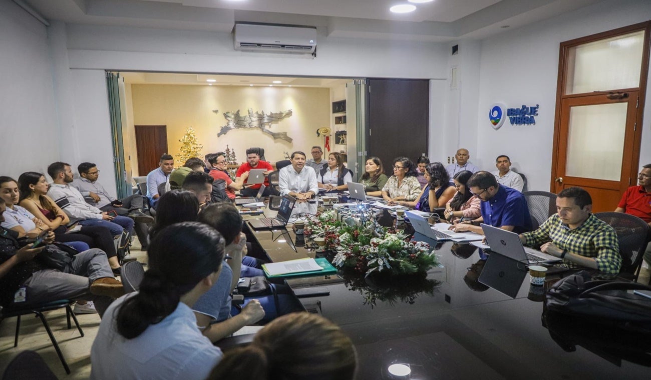 Ministerio de Educación en reunión con el alcalde de Ibagué Andrés Hurtado