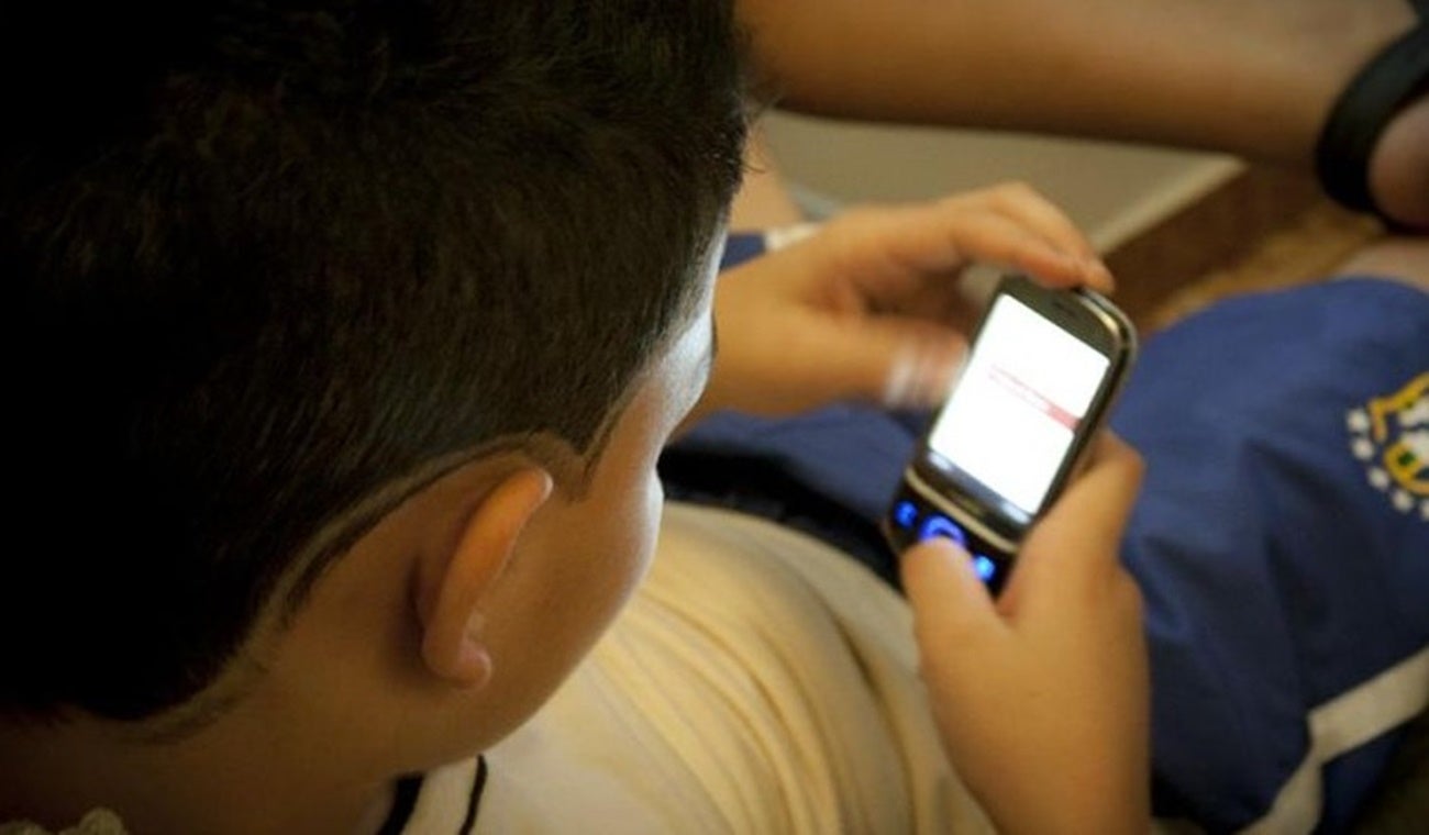 Manejo de redes sociales por menores de edad