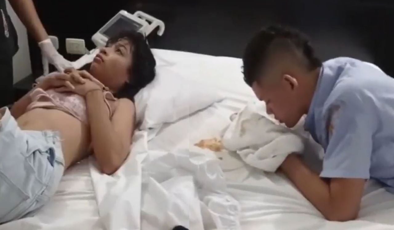 Bebé muere al interior de un carro en un motel