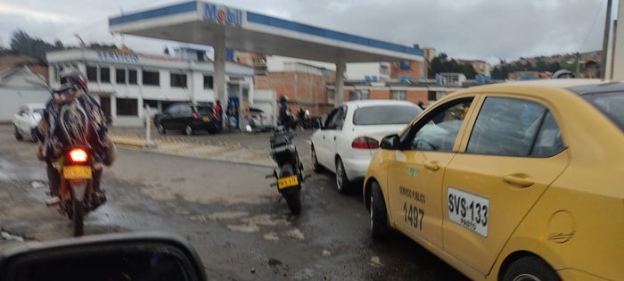 Volvieron ls filas para abastecerse de Combustible