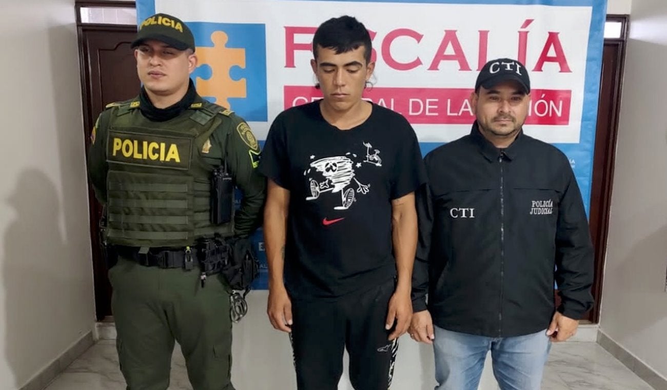 Sujeto roció gasolina a su pareja prenderle fuego y después le exigió que se lanzara de un puente en Fresno